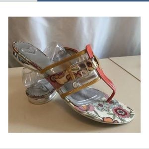 MADELINE LIPTON SANDALS-NWT